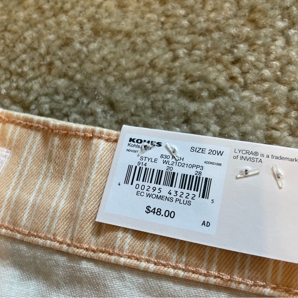 Lauren Conrad Plus Size High Waisted Cut Off Shorts - Picture 5 of 8